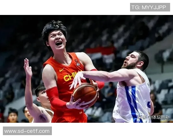 王哲林领衔中国男篮新篇章展现实力与团队精神的崛起之路 王哲林领衔中国男篮新篇章展现实力与团队精神的崛起之路