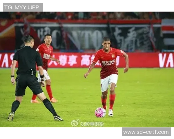 直播恒大对阵武汉精彩赛事全程回顾与分析，球迷热情高涨不容错过