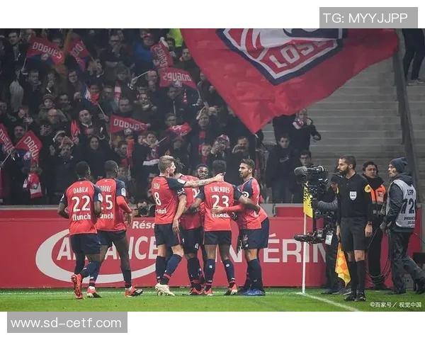 英足总杯精彩对决利兹联迎战强敌全力争胜展现球队风采