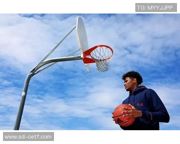 赫伯特琼斯:篮球场上的闪耀新星与未来之路探索 赫伯特琼斯:篮球场上的闪耀新星与未来之路探索