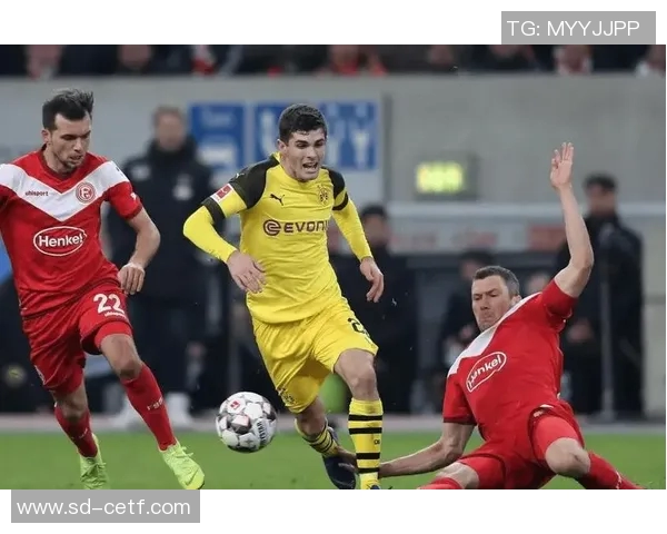 足球安南与汉密尔顿的精彩对决揭示了球队实力与战术的较量