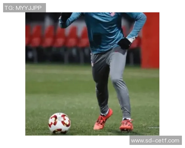 克罗斯：从足球天才到战术大师的华丽转身与职业生涯的深度解析